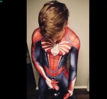 Spiderman jerks off